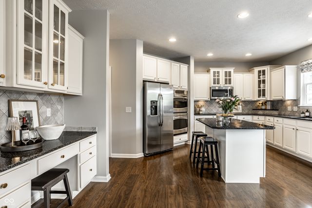2515 Boylston Court, Zionsville, IN 46077