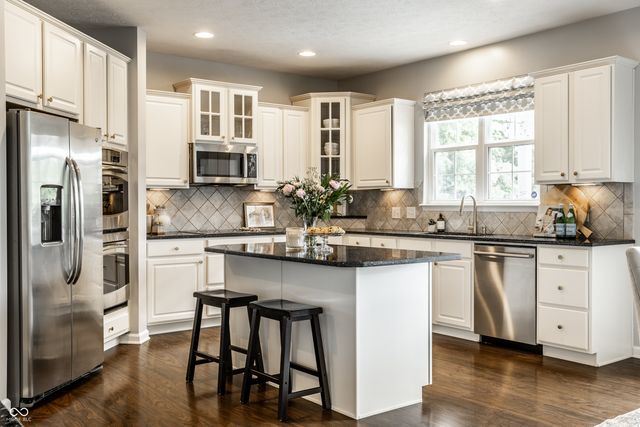 2515 Boylston Court, Zionsville, IN 46077