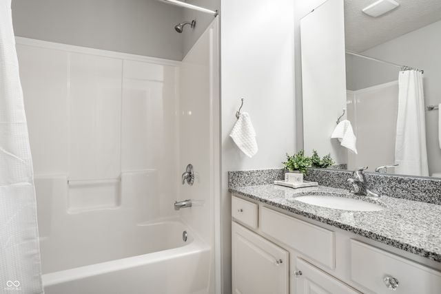 2515 Boylston Court, Zionsville, IN 46077