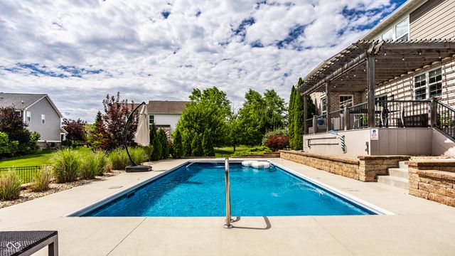 2515 Boylston Court, Zionsville, IN 46077