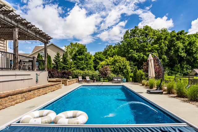 2515 Boylston Court, Zionsville, IN 46077