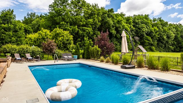 2515 Boylston Court, Zionsville, IN 46077
