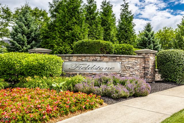 2515 Boylston Court, Zionsville, IN 46077