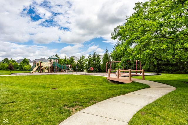 2515 Boylston Court, Zionsville, IN 46077