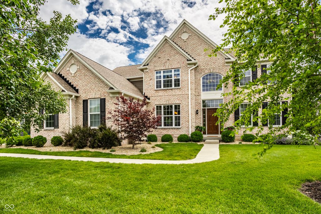 2515 Boylston Court, Zionsville, IN 46077