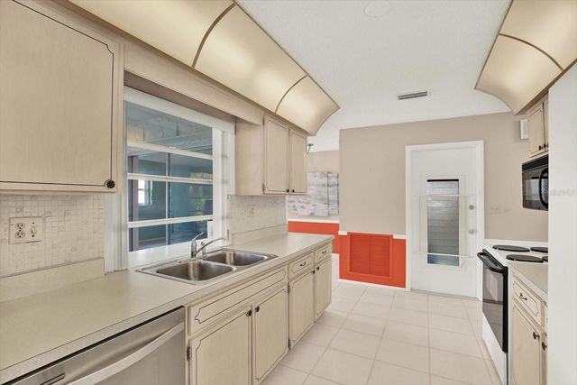 720 BOWSPRIT PLACE, Palm Harbor, FL 34685