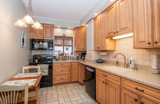 200 Locust St 106, Lynn, MA 01904