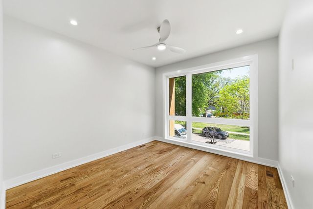 616 N Avers Avenue, Chicago, IL 60624