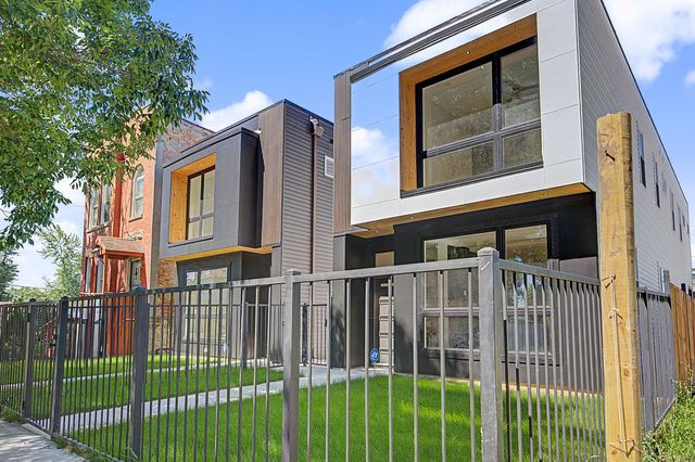 616 N Avers Avenue, Chicago, IL 60624
