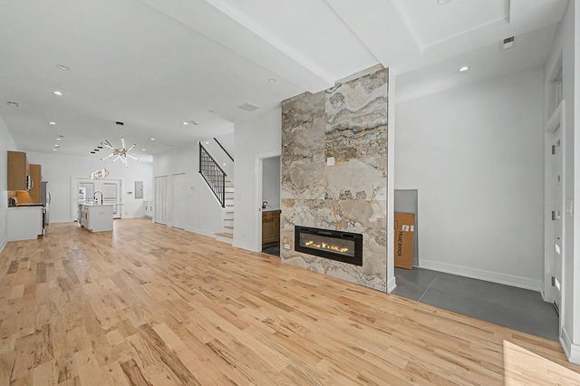 616 N Avers Avenue, Chicago, IL 60624