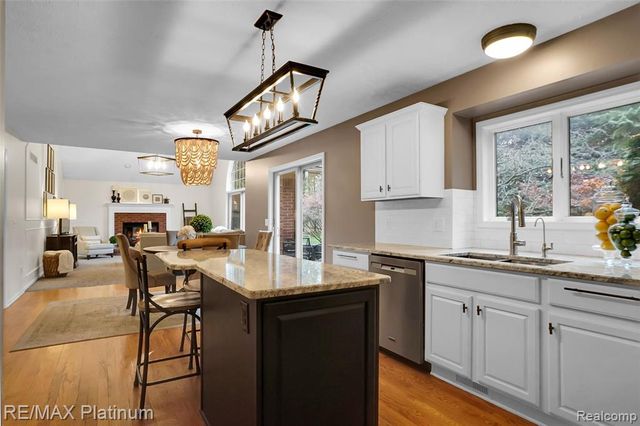 8039 Boulder Ridge Court, Brighton, MI 48116