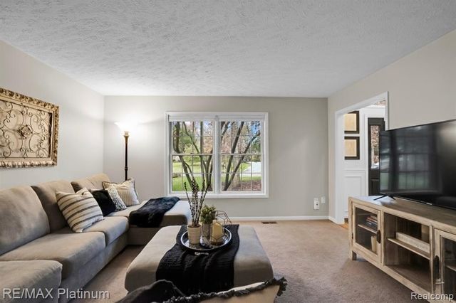 8039 Boulder Ridge Court, Brighton, MI 48116