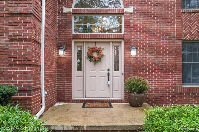 8039 Boulder Ridge Court, Brighton, MI 48116