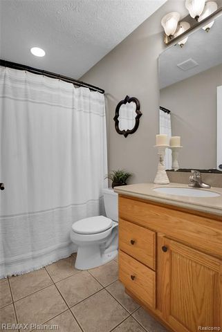 8039 Boulder Ridge Court, Brighton, MI 48116