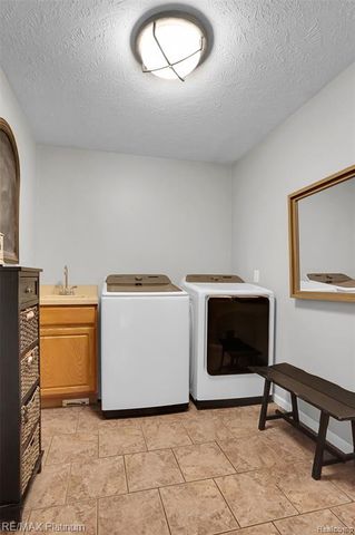 8039 Boulder Ridge Court, Brighton, MI 48116