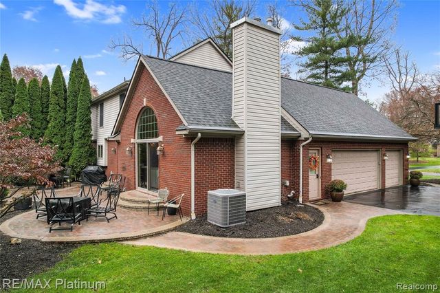 8039 Boulder Ridge Court, Brighton, MI 48116