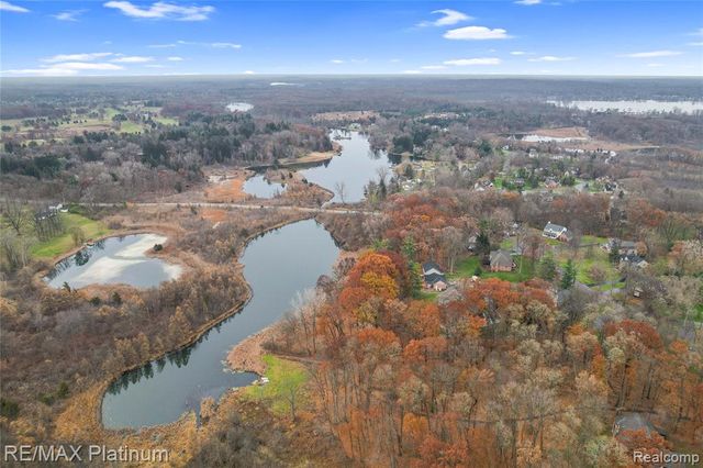 8039 Boulder Ridge Court, Brighton, MI 48116