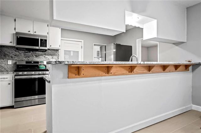 206 St Charles Street, Holden, MO 64040