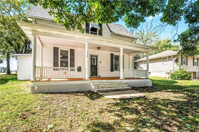 206 St Charles Street, Holden, MO 64040