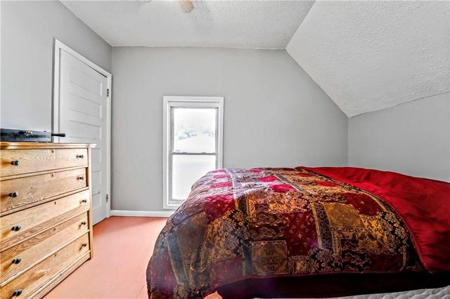 206 St Charles Street, Holden, MO 64040