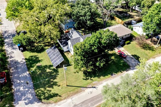 206 St Charles Street, Holden, MO 64040