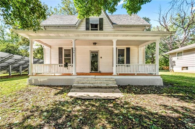 206 St Charles Street, Holden, MO 64040