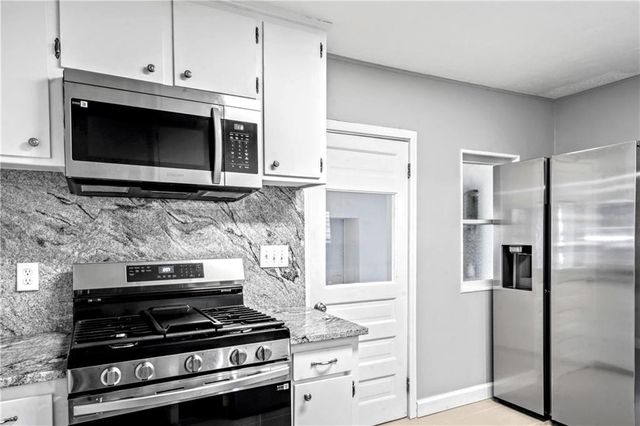 206 St Charles Street, Holden, MO 64040