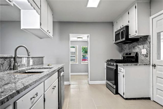 206 St Charles Street, Holden, MO 64040