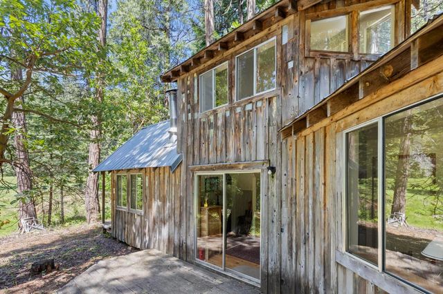 14138 La Porte Rd, Strawberry Valley, CA 95981