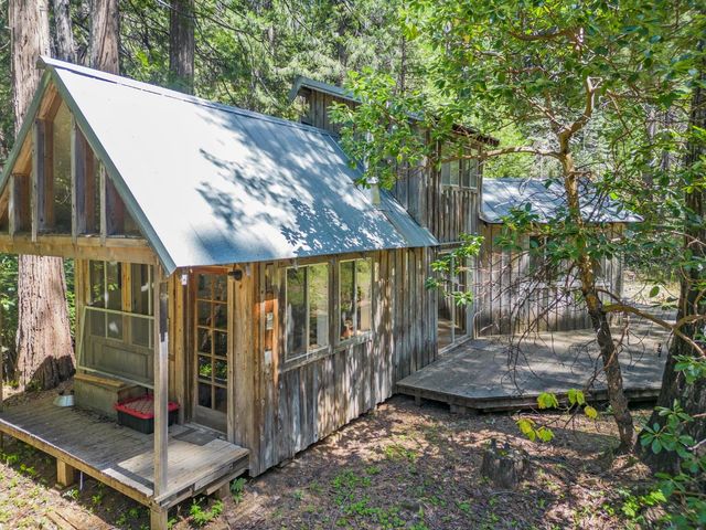 14138 La Porte Rd, Strawberry Valley, CA 95981