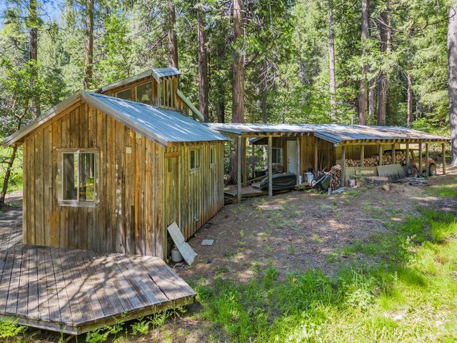 14138 La Porte Rd, Strawberry Valley, CA 95981