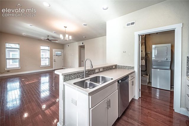 525 E Kiowa Street, Colorado Springs, CO 80903