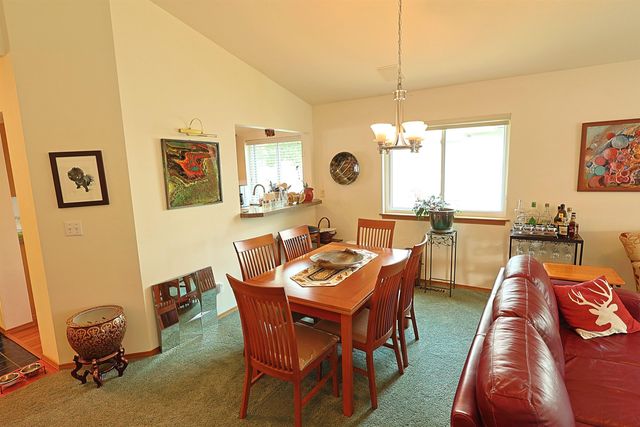 3815 S GREYSTONE Ln, Spokane, WA 99223