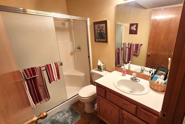 3815 S GREYSTONE Ln, Spokane, WA 99223