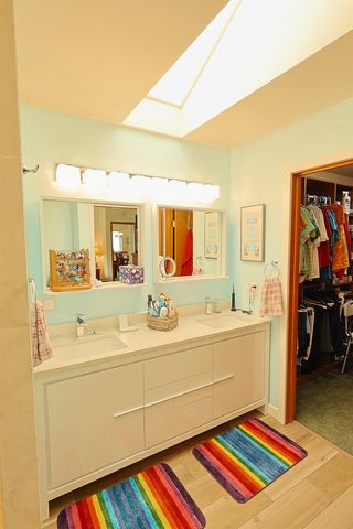 3815 S GREYSTONE Ln, Spokane, WA 99223
