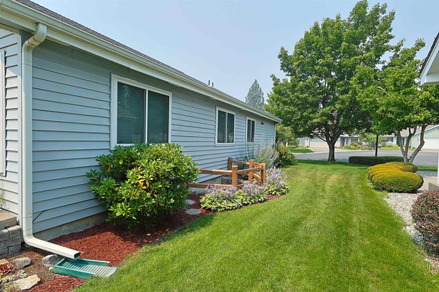 3815 S GREYSTONE Ln, Spokane, WA 99223