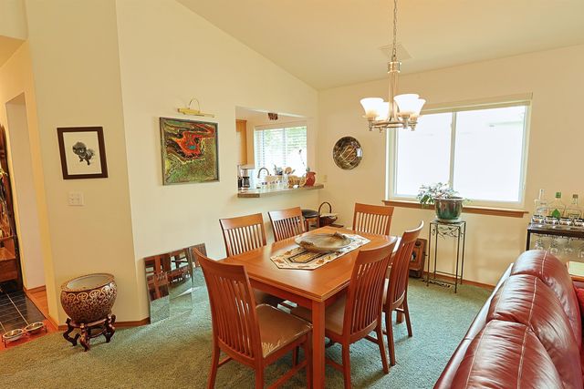 3815 S GREYSTONE Ln, Spokane, WA 99223