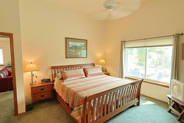 3815 S GREYSTONE Ln, Spokane, WA 99223
