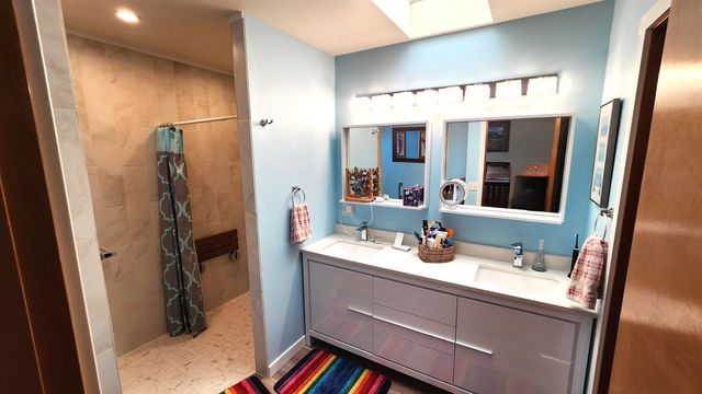 3815 S GREYSTONE Ln, Spokane, WA 99223