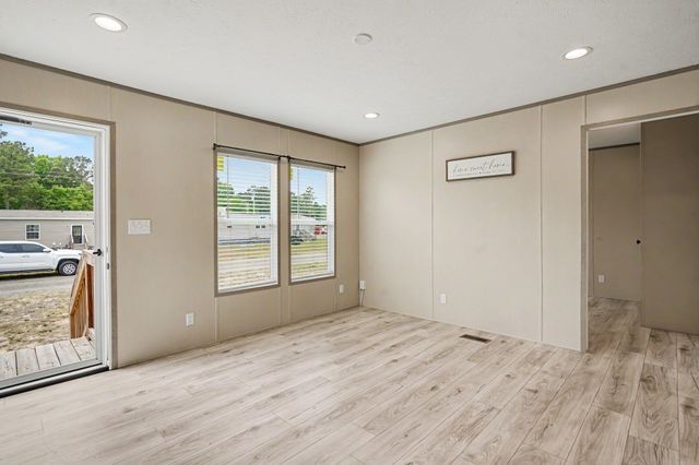 117 Melanie Brooke Ln., Conway, SC 29527