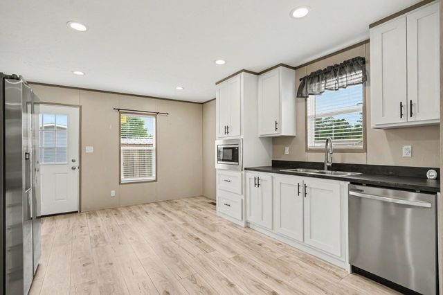 117 Melanie Brooke Ln., Conway, SC 29527
