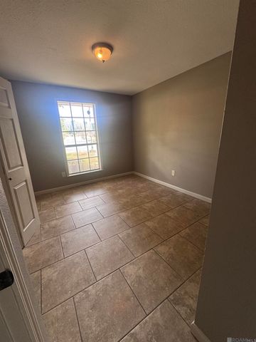 13338 E Shamrock Ave, Baton Rouge, LA 70814