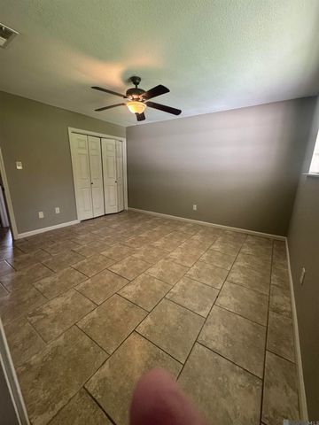13338 E Shamrock Ave, Baton Rouge, LA 70814