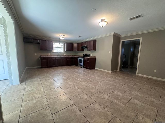 13338 E Shamrock Ave, Baton Rouge, LA 70814
