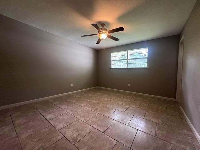 13338 E Shamrock Ave, Baton Rouge, LA 70814
