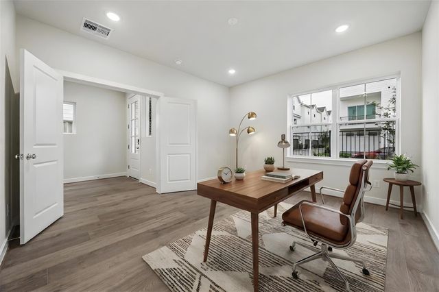 6330 Paddington Bend Drive, Houston, TX 77008