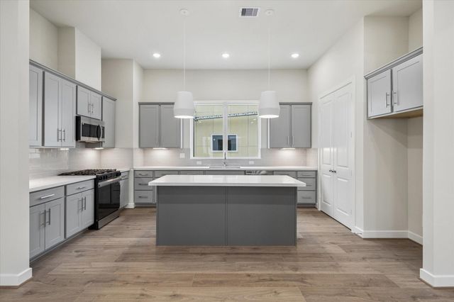 6330 Paddington Bend Drive, Houston, TX 77008