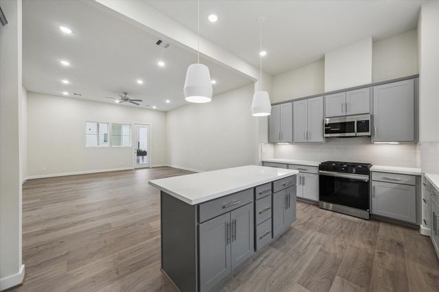 6330 Paddington Bend Drive, Houston, TX 77008