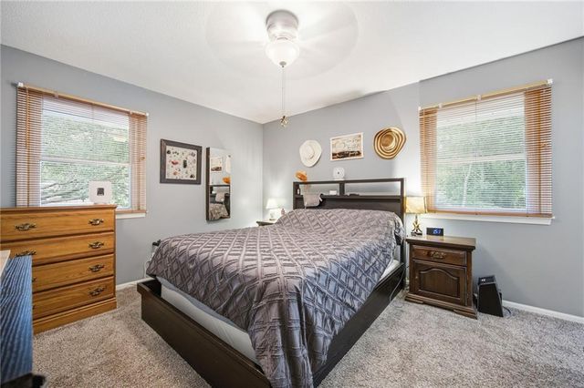 123 Grove Avenue, Bonner Springs, KS 66012