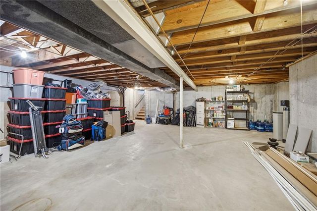 123 Grove Avenue, Bonner Springs, KS 66012